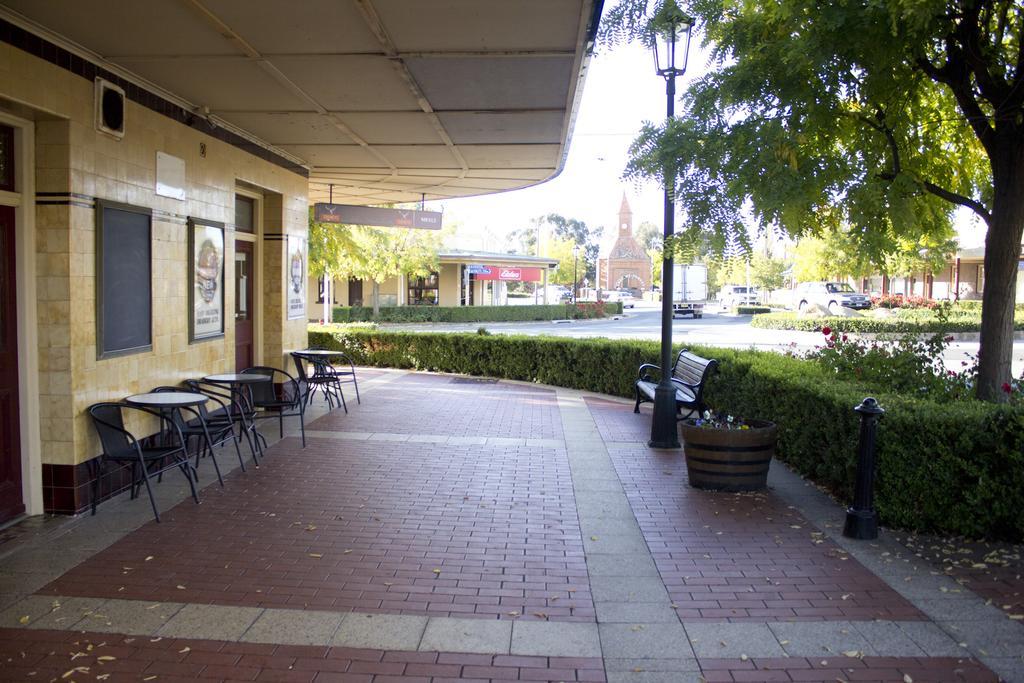 Court House Hotel Boorowa Kültér fotó