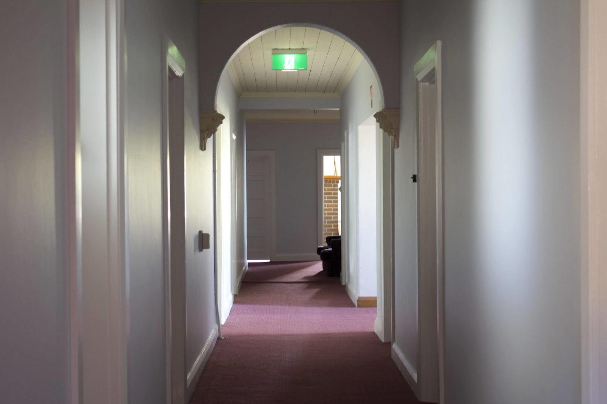 Court House Hotel Boorowa Kültér fotó