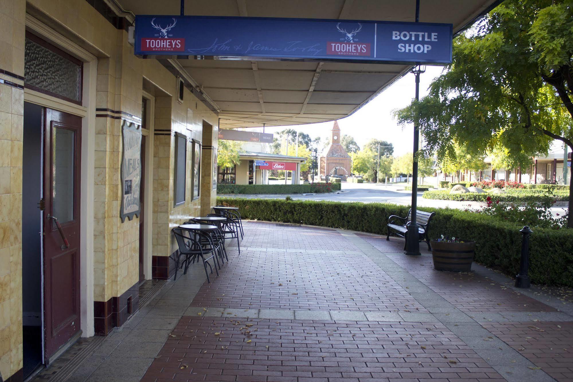 Court House Hotel Boorowa Kültér fotó